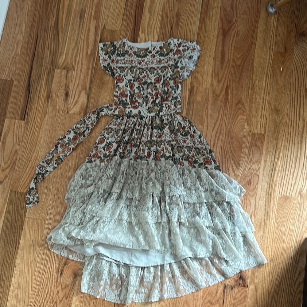 Size 8 little girls gorgeous flower and lace dress from Joyfolie